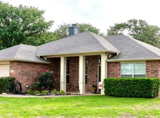 390 Molly Ln, Lindale, TX 75771