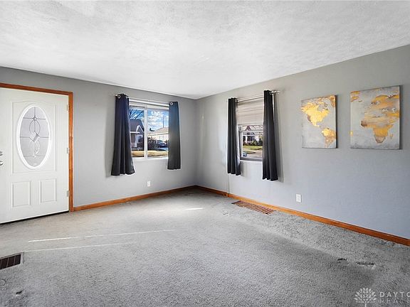 4th image of 2031 Ewalt Ave