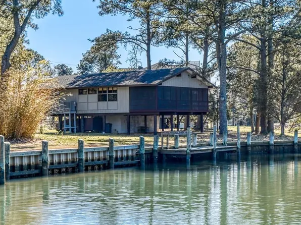 5409 Holly Ct, Chincoteague Island, VA 23336