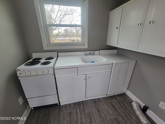 5th image of 302 N B St