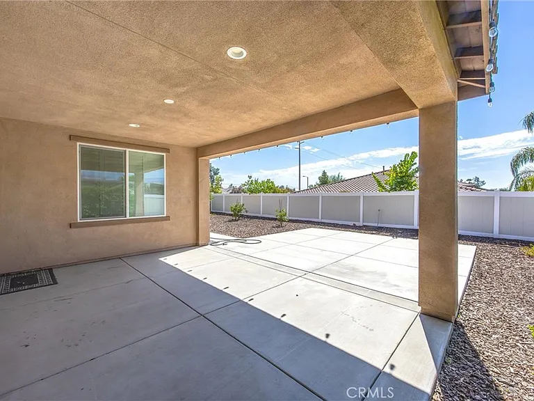 1617 Camden Ct — Photo 35
