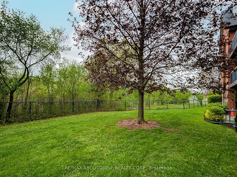 1450 Glen Abbey Gate #214 — Photo 36