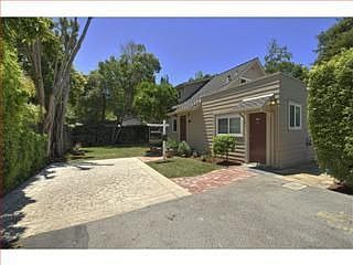 3rd image of 224 Oak Ct
