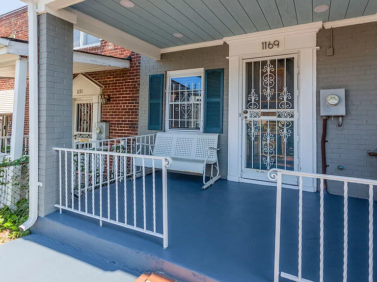 1169 Summit St NE — Photo 10