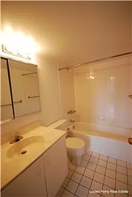 Rented by Lucien Perry | media 28