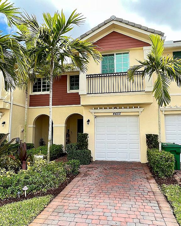 1st image of 4652 Horseshoe Cir