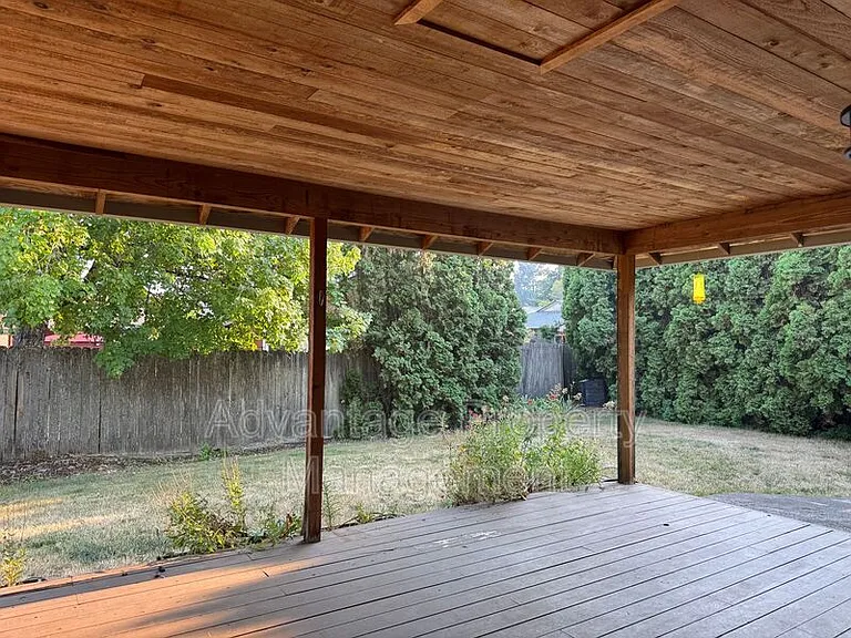 1440 NW Meadowgreen Pl — Photo 14