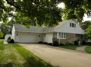 137 N Linden Ave, Gnadenhutten, OH