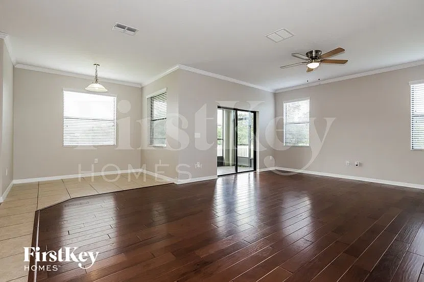 5 bed, 3.0 bath, 2580 sqft, $3,420 — Photo 3