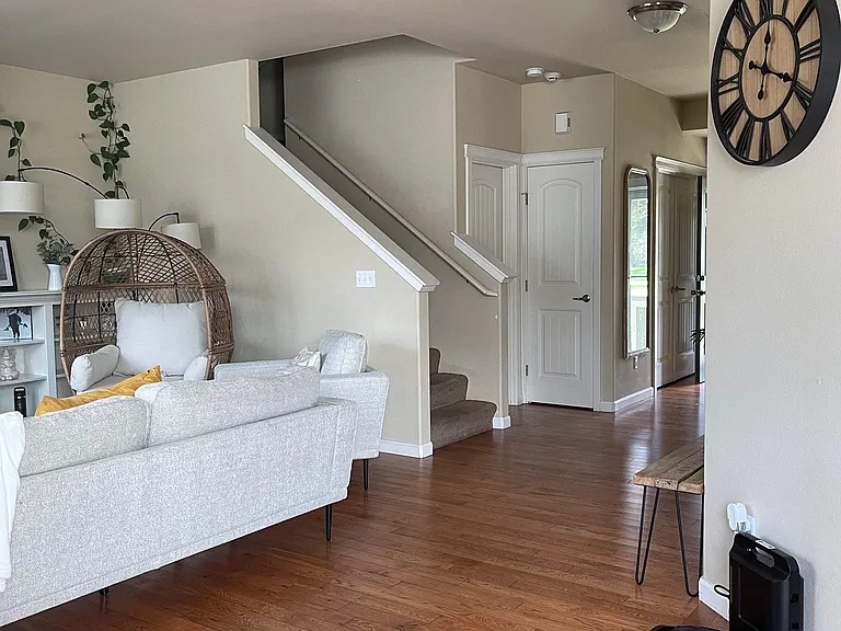 1616 Farina Loop SE — Photo 8