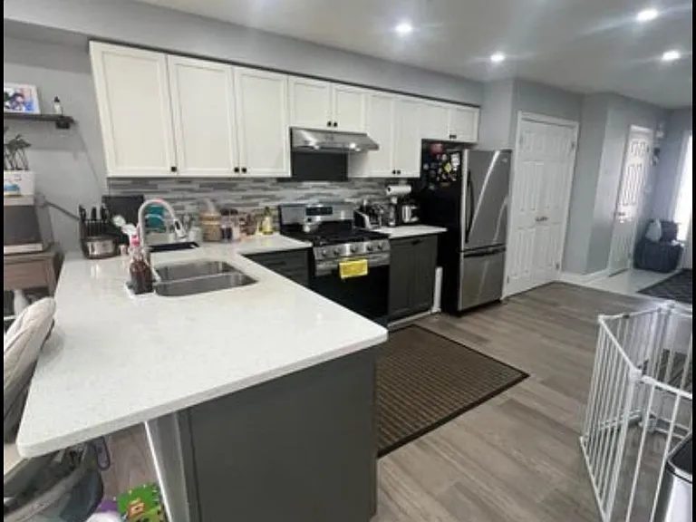 97 Periwinkle Dr — Photo 3