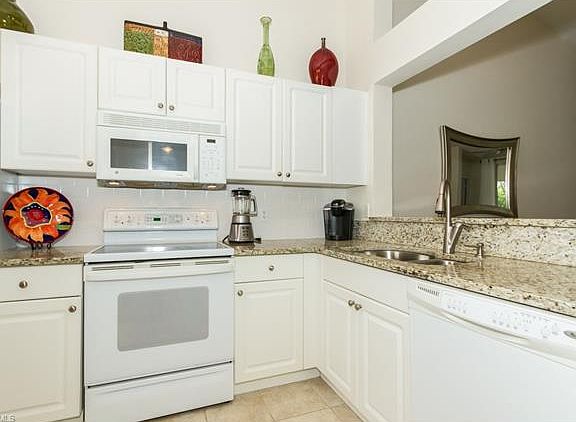 2nd image of 6615 Huntington Lakes Cir APT 202