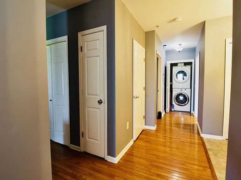 340 The Promenade — Photo 14