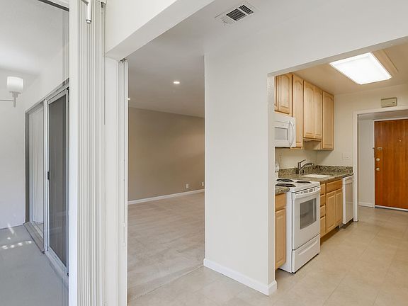 4th image of 4290 Wilkie Way #4292-J