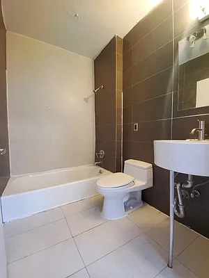 Rented by Rentall Group Inc | media 8