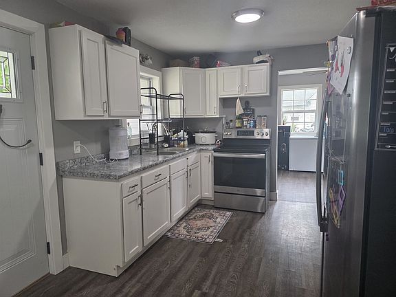 4th image of 108 E Hardy St