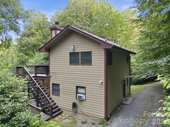 959 Plott Balsam Rd, Maggie Valley, NC 28751
