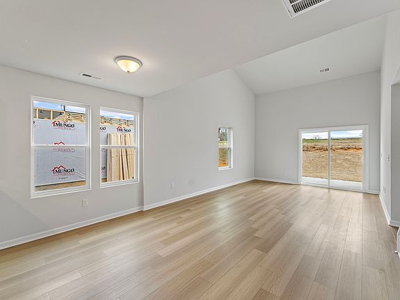 5th image of 7211 Heirloom Ln