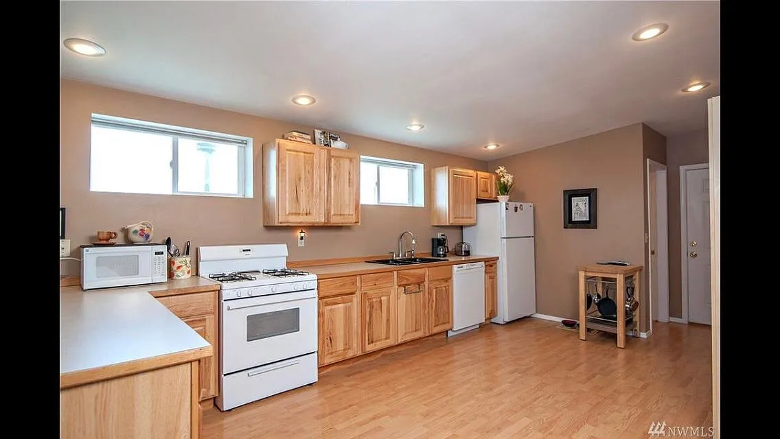 3741 S Ferguson Rd — Photo 2