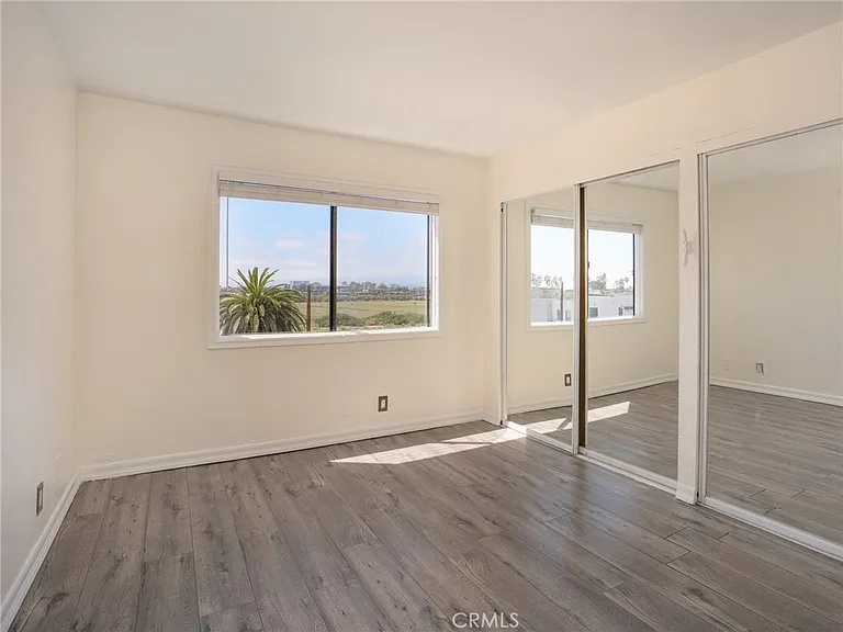 355 Pershing Dr #B — Photo 35