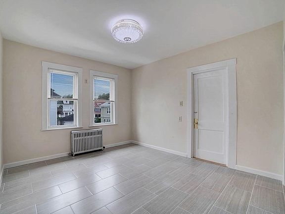 3rd image of 10 Bedford St #1A