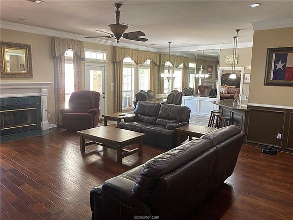 4th image of 4607 Saint Andrews Dr