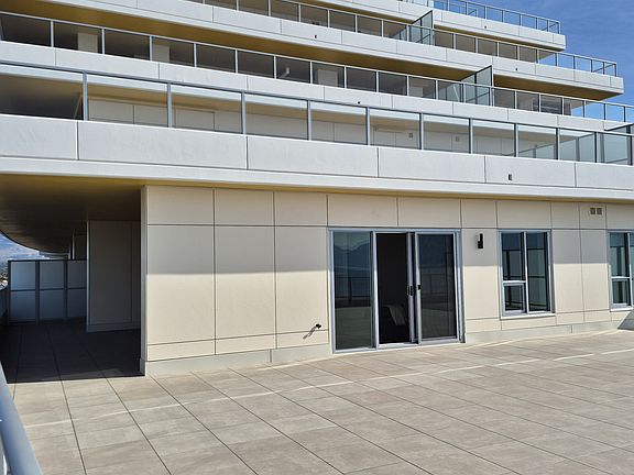 5th image of 3300 Lakeshore Rd #916