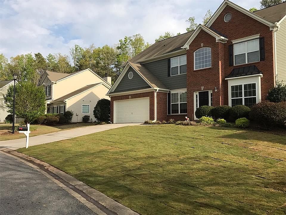 2nd image of 406 Crestmont Ln