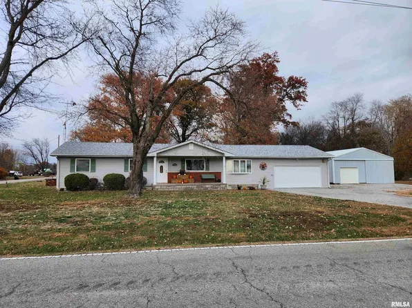 15766 E Tilton Rd, Ina, IL 62846