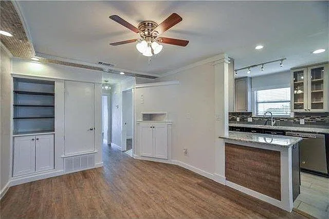 3706 Washburn Ave — Photo 4