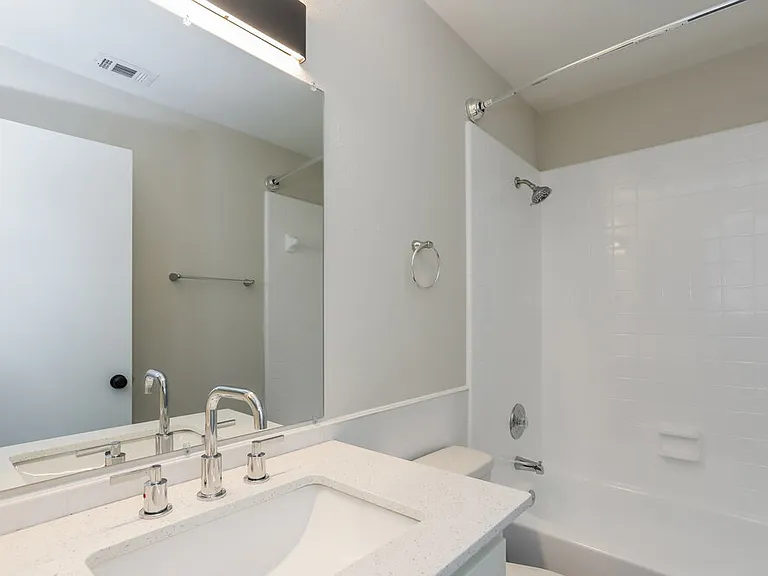 1038 Bridlewood Way — Photo 14