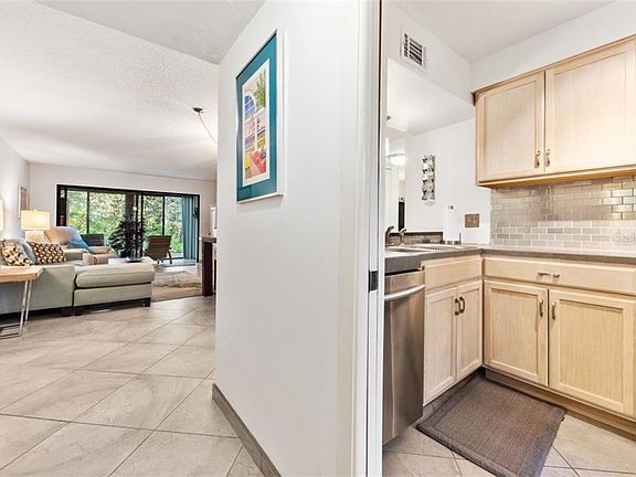 3rd image of 1716 Glenhouse Dr #323