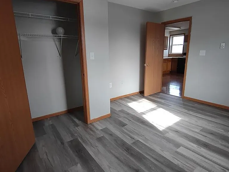 133 E Mechanic St — Photo 5