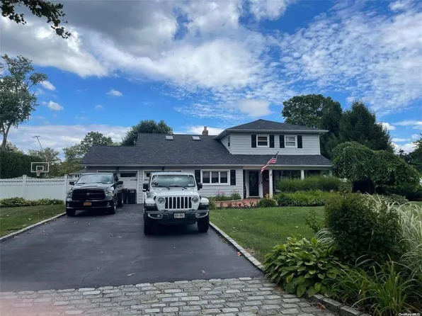 12 Teresa Lane, East Northport, NY 11731