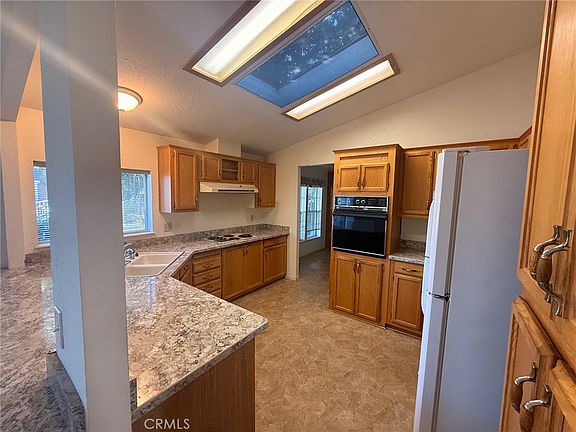 4th image of 2050 Springfield Dr