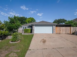 416 Birchwood Ln, Fort Worth, TX 76108