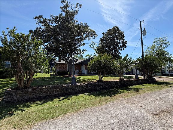 4th image of 30 N Terrace Dr