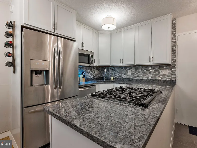 2201 L St NW #217 — Photo 5