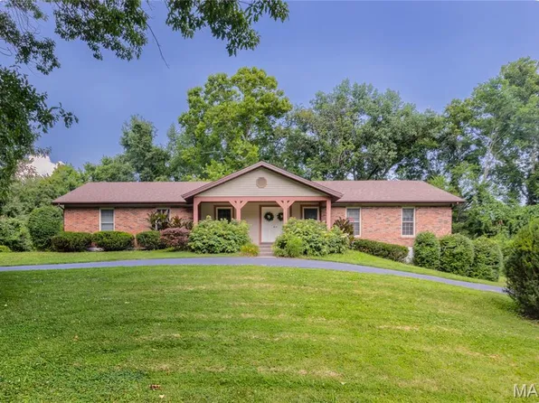 3641 Afshari Cir, Florissant, MO 63034