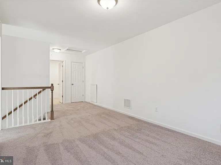 122 Silversmith Rd — Photo 10