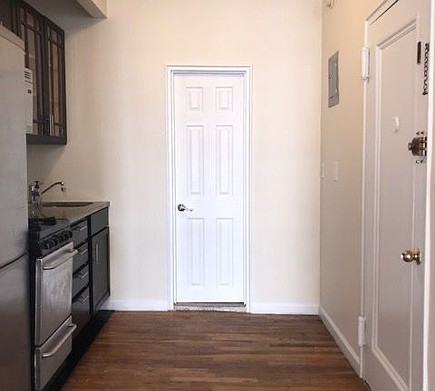 3rd image of 1494 2nd Ave APT 2A