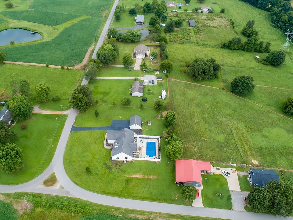 2nd image of 613 Dunnigan Ln