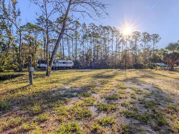 11 NE Fourth Ave, Steinhatchee, FL 32359