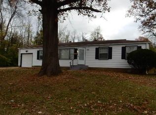 9954 Hayward Dr, Saint Louis, MO 63137