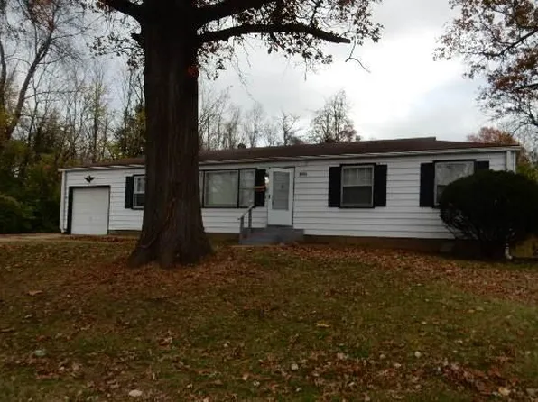 9954 Hayward Dr, Saint Louis, MO 63137