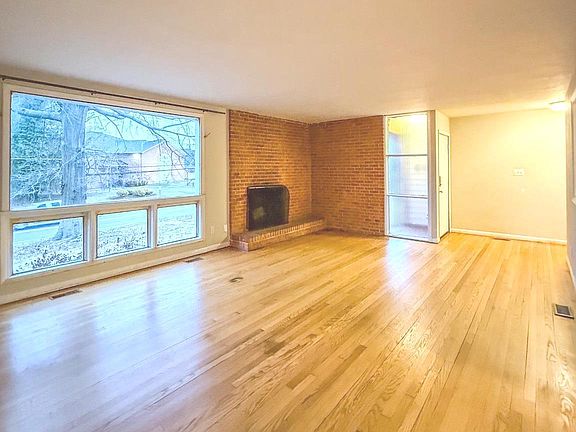 4th image of 8305 Fort Foote Rd