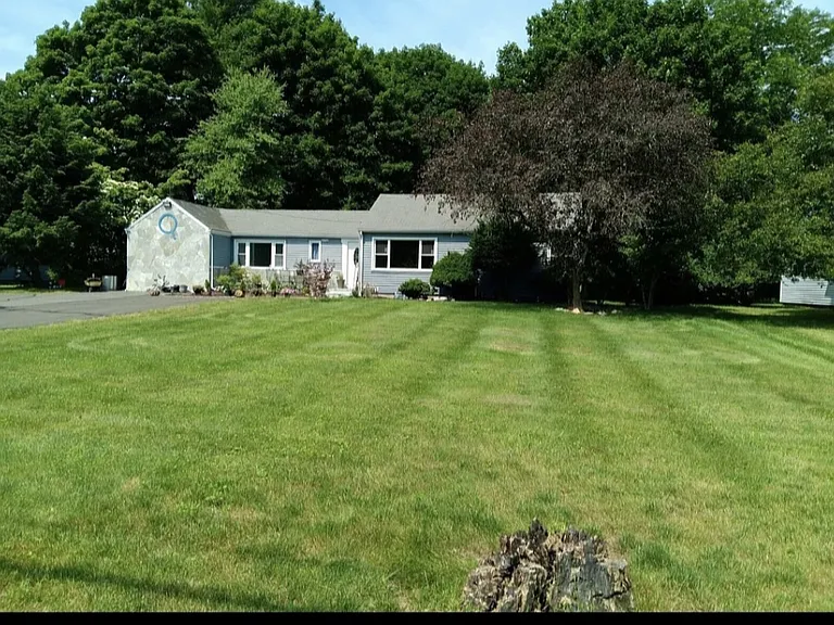 4186 Whitney Ave — Photo 1