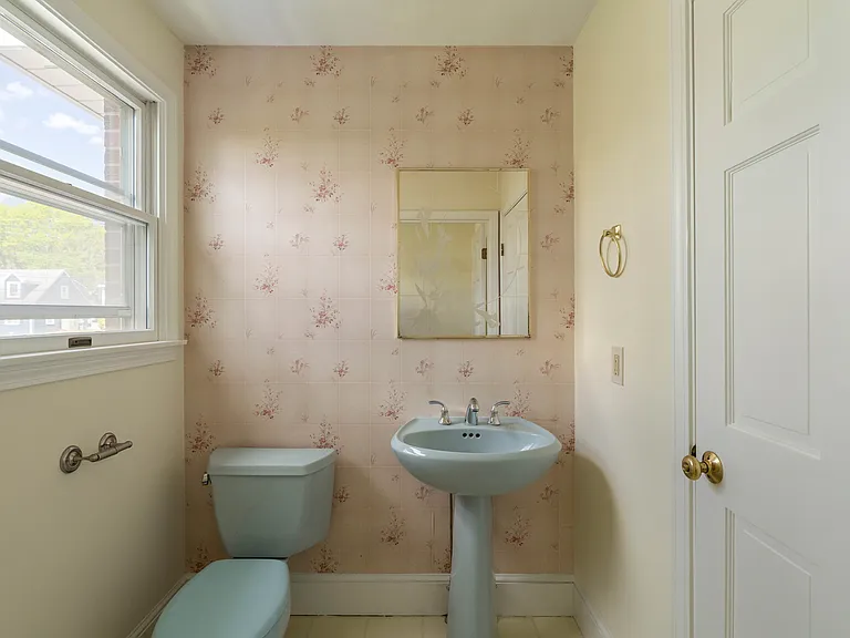99 Garfield Ave #1 — Photo 15