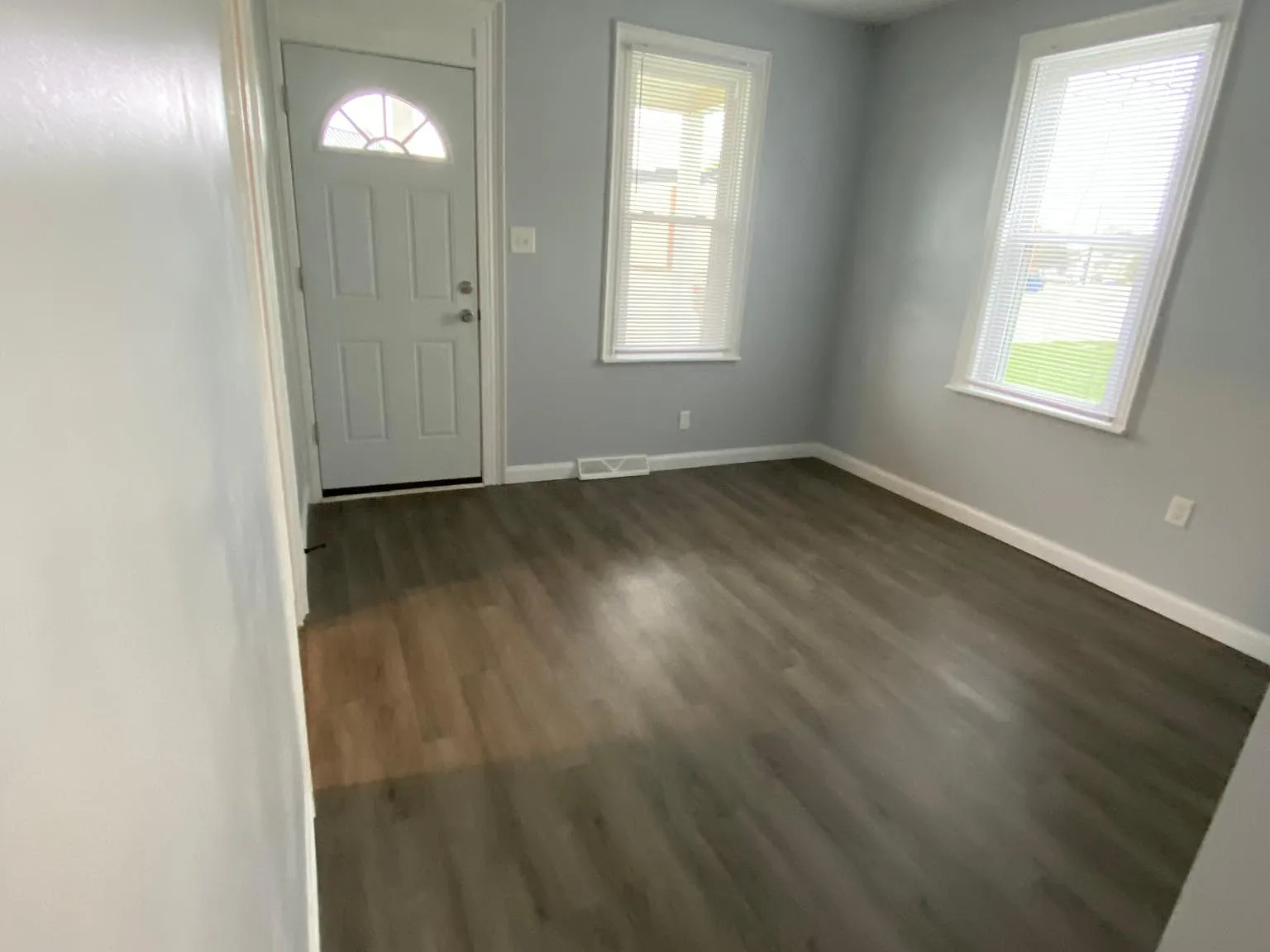 712 Linden Ave — Photo 3