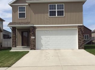 4831 53rd St S, Fargo, ND 58104